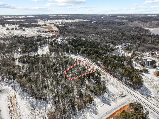 130 Whispering Pine Drive, Gordonville, TX 76245