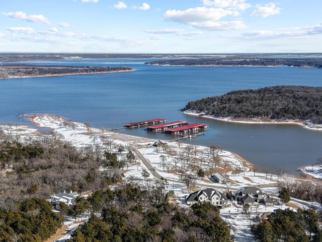 130 Whispering Pine Drive, Gordonville, TX 76245