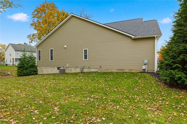 27 Threadleaf Lane, Penfield, NY 14526