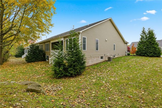 27 Threadleaf Lane, Penfield, NY 14526