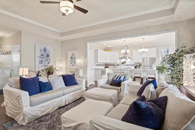 27 Threadleaf Lane, Penfield, NY 14526