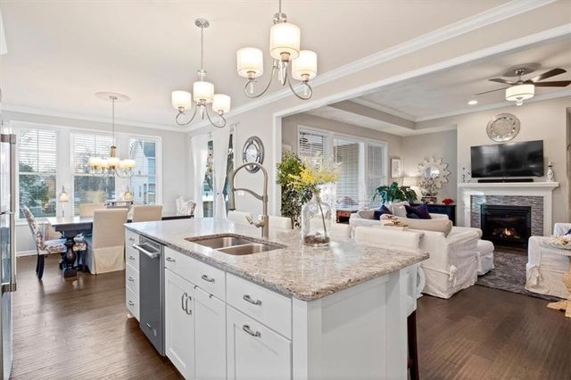 27 Threadleaf Lane, Penfield, NY 14526