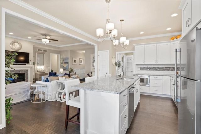 27 Threadleaf Lane, Penfield, NY 14526