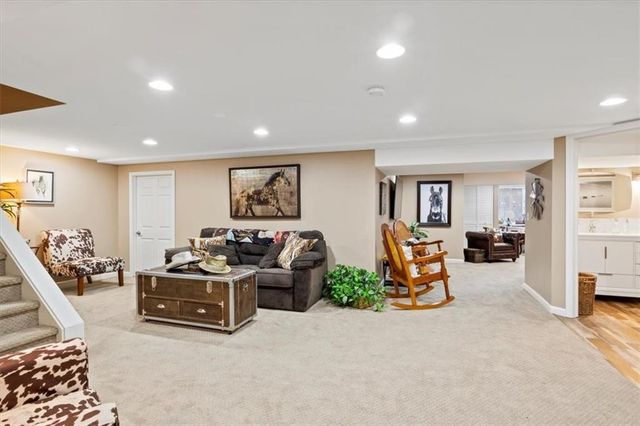 27 Threadleaf Lane, Penfield, NY 14526