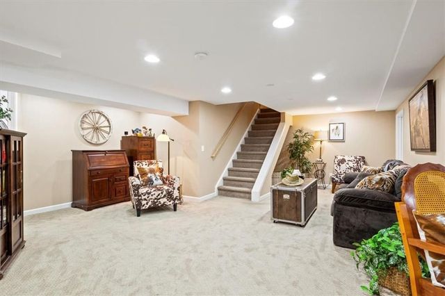 27 Threadleaf Lane, Penfield, NY 14526