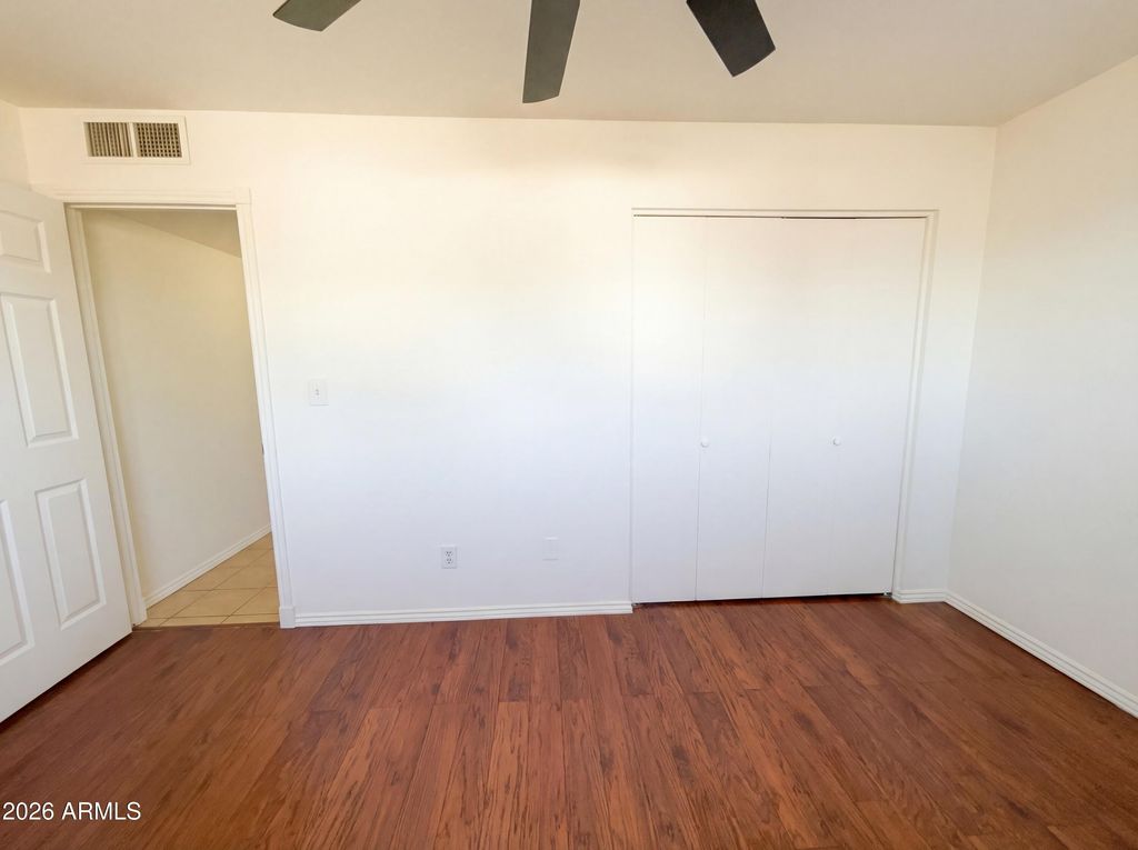 Image 10 of property listing at 3615 W AUGUSTA Avenue, Phoenix, AZ 85051