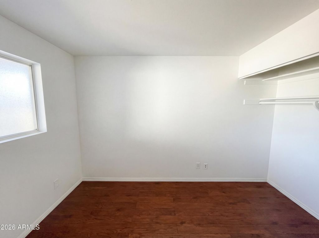 Image 11 of property listing at 3615 W AUGUSTA Avenue, Phoenix, AZ 85051