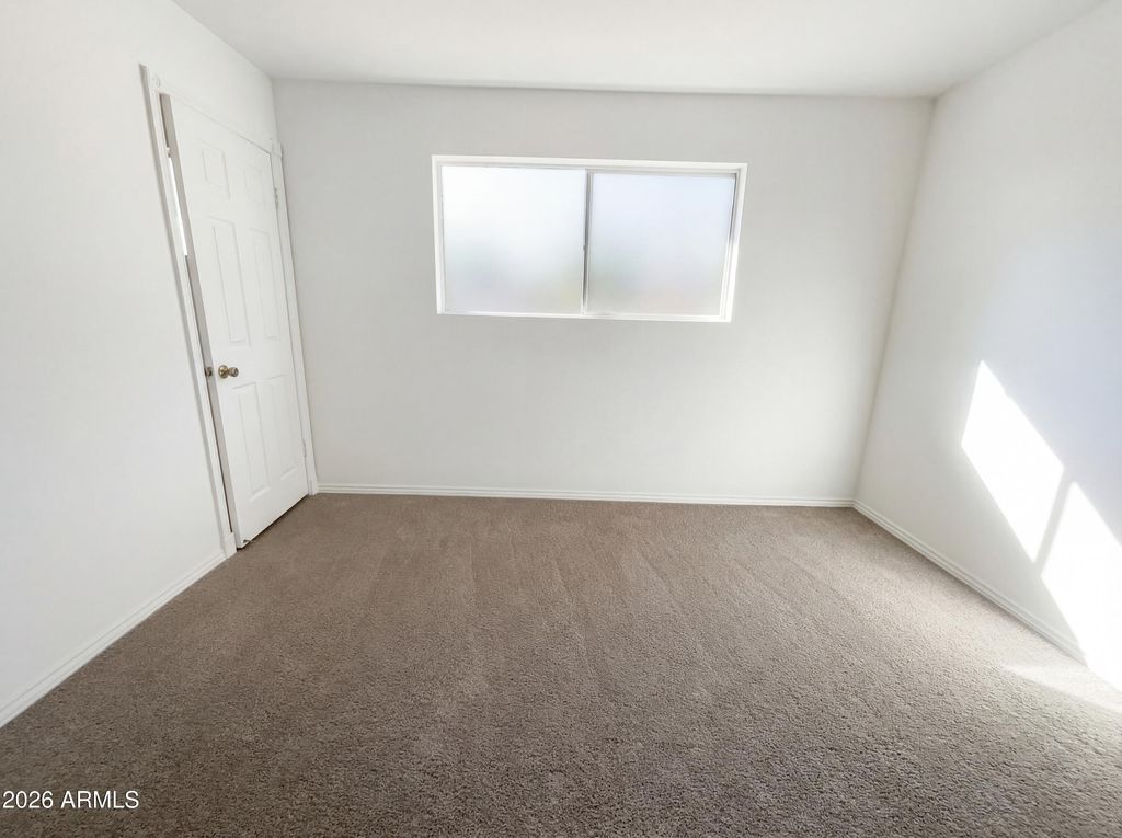 Image 16 of property listing at 3615 W AUGUSTA Avenue, Phoenix, AZ 85051