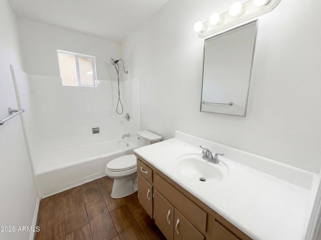 Image 19 of property listing at 3615 W AUGUSTA Avenue, Phoenix, AZ 85051