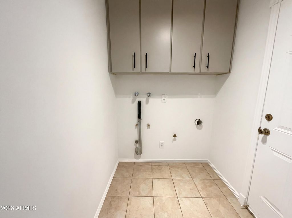 Image 23 of property listing at 3615 W AUGUSTA Avenue, Phoenix, AZ 85051