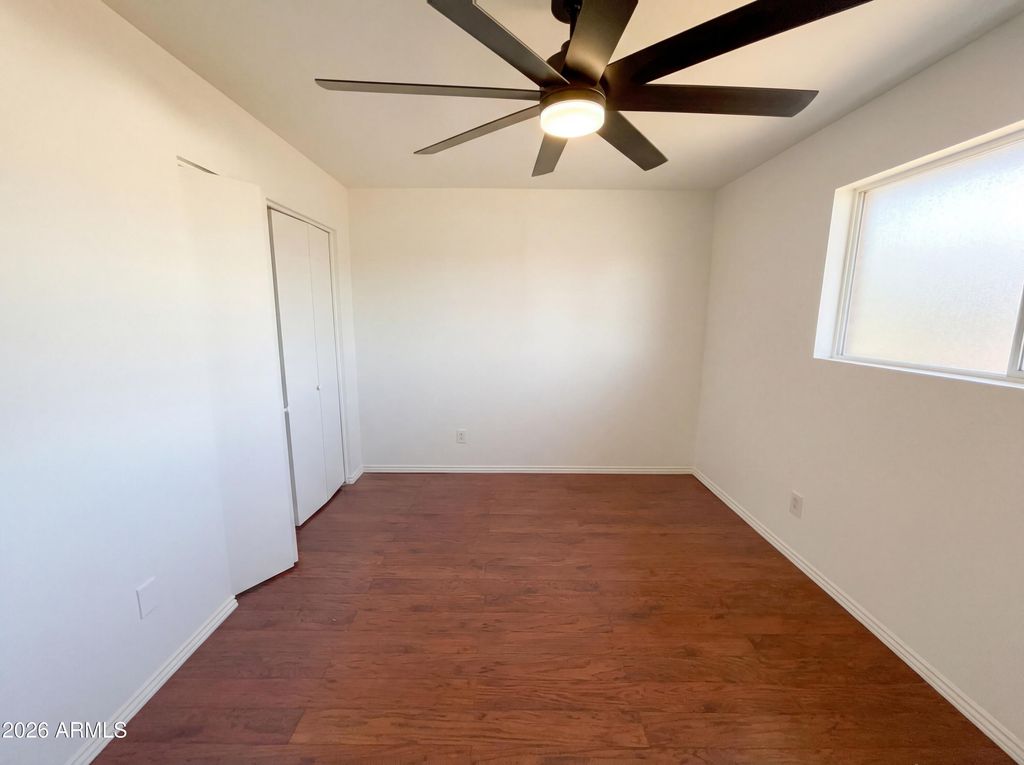 Image 4 of property listing at 3615 W AUGUSTA Avenue, Phoenix, AZ 85051