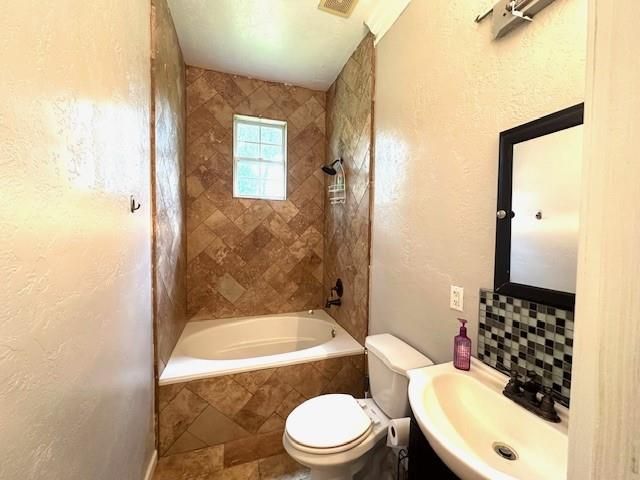 17884 Crystalwood Ct, New Caney, TX 77357