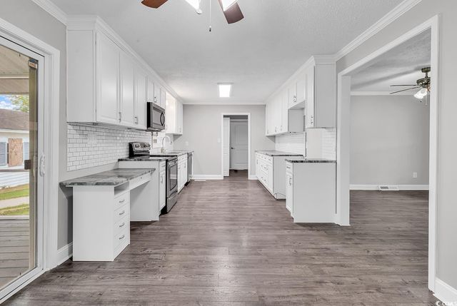 3307 Longwood Ln., Conway, SC 29527