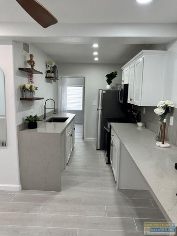 122 E Whiting St Unit B, South Padre Island, TX 78597