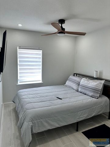 122 E Whiting St Unit B, South Padre Island, TX 78597