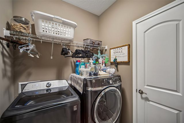 8922 Jean Louise Drive, West Des Moines, IA 50266