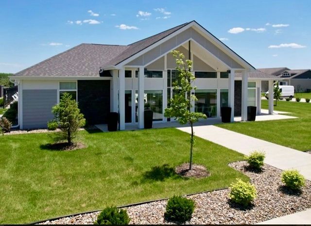 8922 Jean Louise Drive, West Des Moines, IA 50266