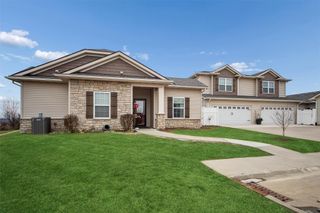 8922 Jean Louise Drive, West Des Moines, IA 50266
