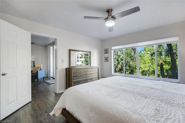 15161 Cedarwood LN 1205, Naples, FL 34110