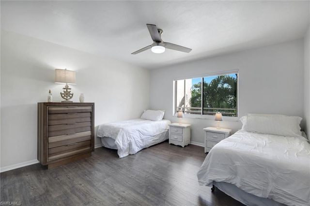 15161 Cedarwood LN 1205, Naples, FL 34110