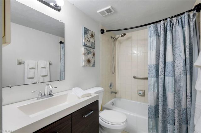 15161 Cedarwood LN 1205, Naples, FL 34110