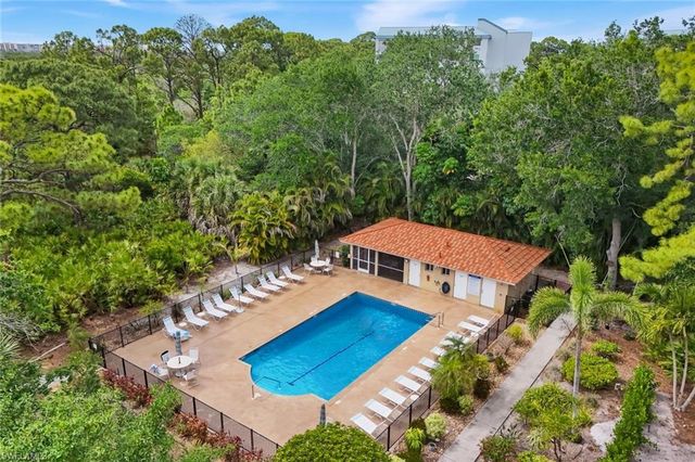 15161 Cedarwood LN 1205, Naples, FL 34110