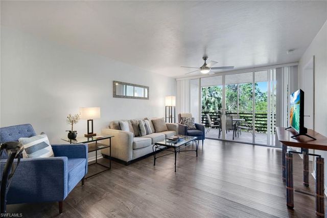 15161 Cedarwood LN 1205, Naples, FL 34110