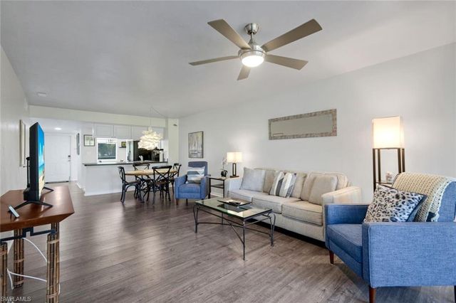 15161 Cedarwood LN 1205, Naples, FL 34110