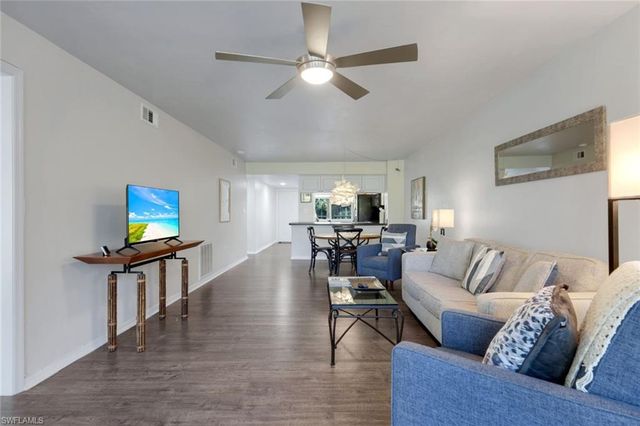 15161 Cedarwood LN 1205, Naples, FL 34110