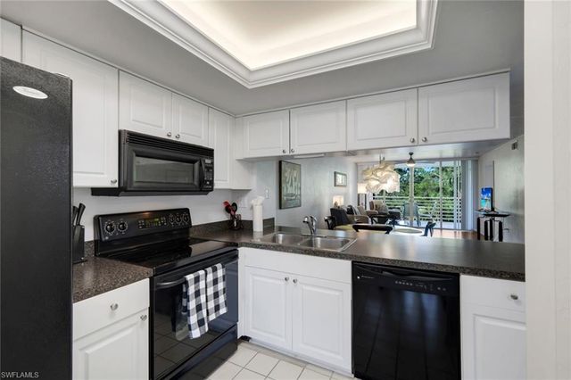 15161 Cedarwood LN 1205, Naples, FL 34110