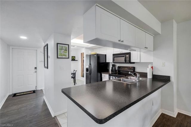 15161 Cedarwood LN 1205, Naples, FL 34110