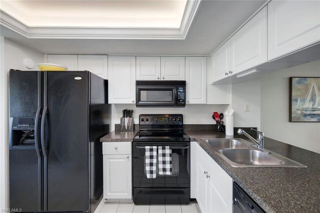 15161 Cedarwood LN 1205, Naples, FL 34110