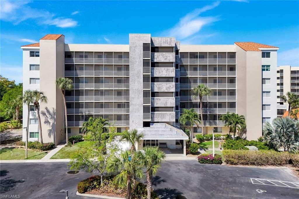 15161 Cedarwood LN 1205, Naples, FL 34110