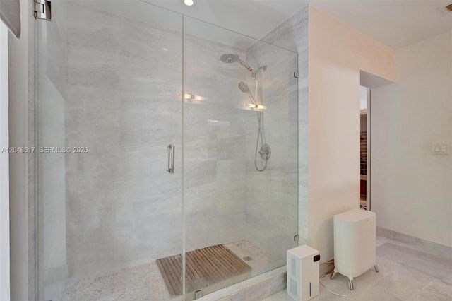 20475 NE 10th Place, Miami, FL 33179