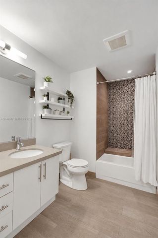 20475 NE 10th Place, Miami, FL 33179