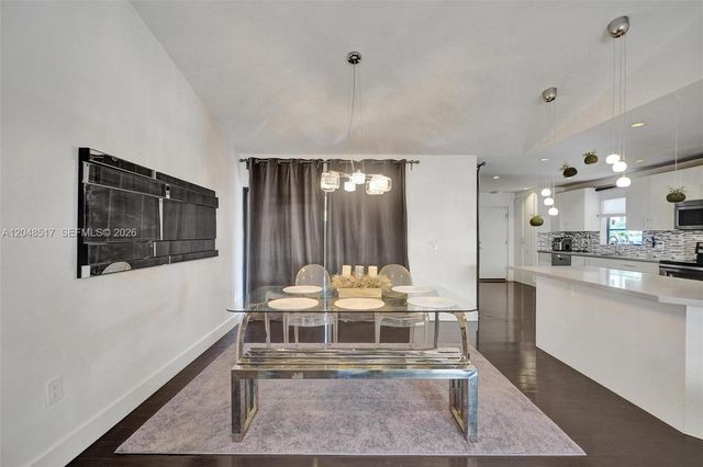 20475 NE 10th Place, Miami, FL 33179