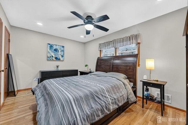 1008 Main Street, Fords, NJ 08863