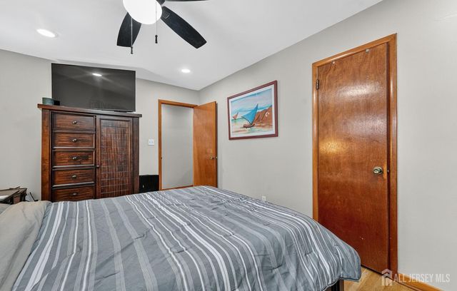 1008 Main Street, Fords, NJ 08863