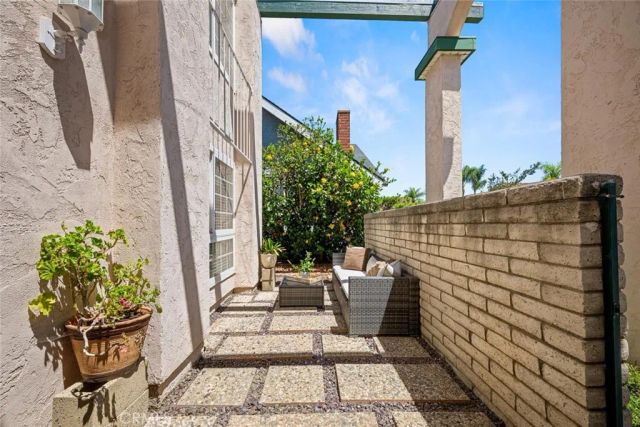 9717 Avenida Monterey, Cypress, CA 90630