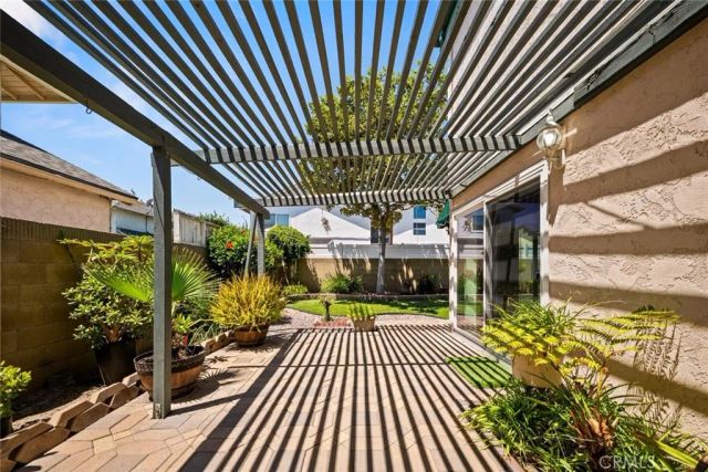 9717 Avenida Monterey, Cypress, CA 90630