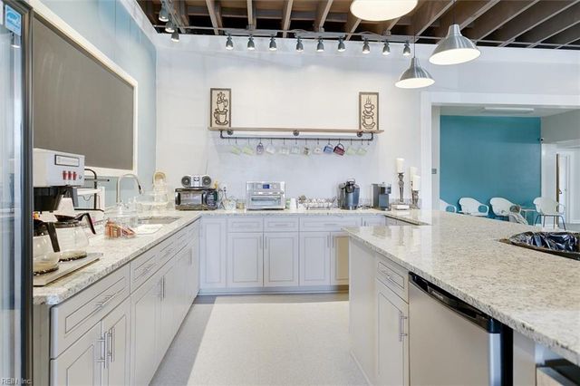 1228 Todds LN, Hampton, VA 23666