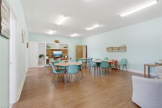 1228 Todds LN, Hampton, VA 23666