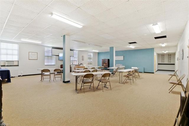 1228 Todds LN, Hampton, VA 23666