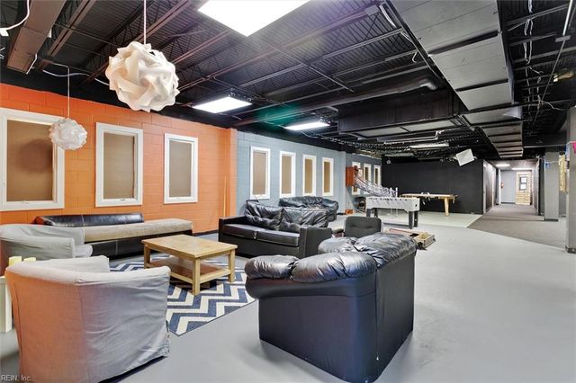 1228 Todds LN, Hampton, VA 23666