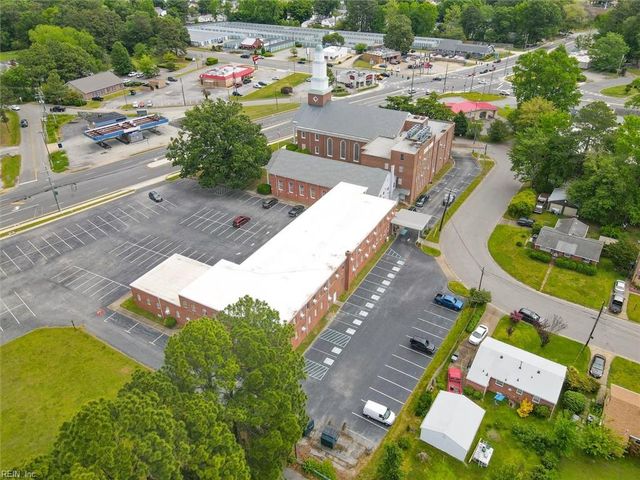 1228 Todds LN, Hampton, VA 23666