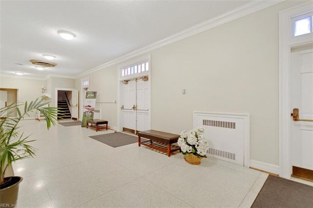1228 Todds LN, Hampton, VA 23666