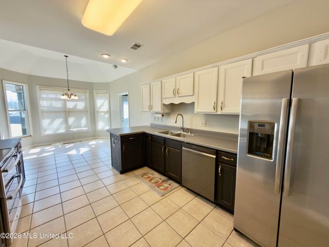 2919 S Cherry Drive, Southaven, MS 38672