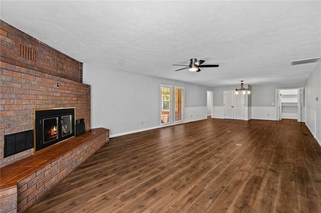 2202 University Street, Siloam Springs, AR 72761