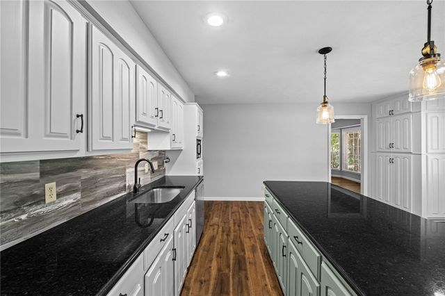 2202 University Street, Siloam Springs, AR 72761