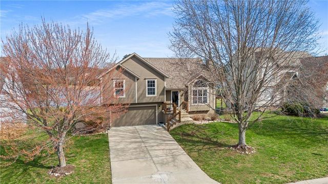 20739 South Barker Road, Spring Hill, KS 66083